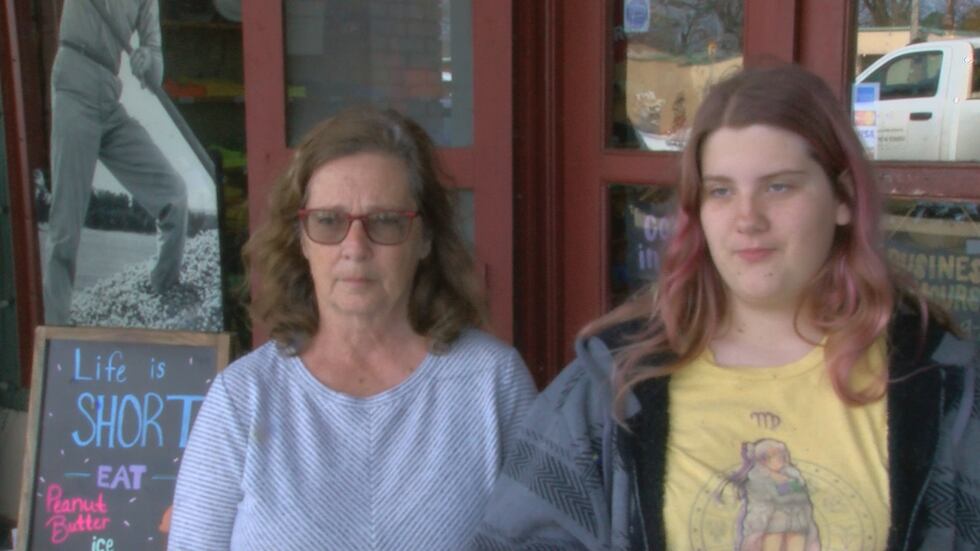 Melanie Starns and Terese Hilliard are tourists from Florida.